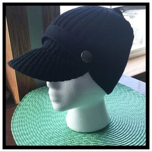 NWT Michael Michael Kors Cable Knit News Boy Hat